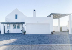 Lampies Bay Hideaway Close to the Shore